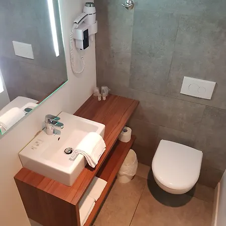 Mary's - Centre Gare Sncf Hotell 3*