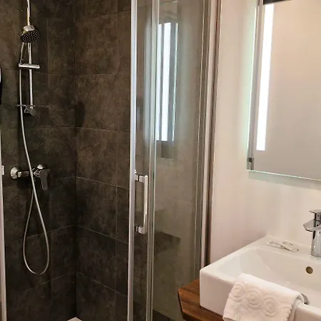 Hotel Mary's - Centre Gare Sncf 3*