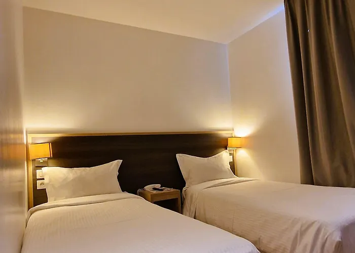 Mary's - Centre Gare Sncf Otel 3*