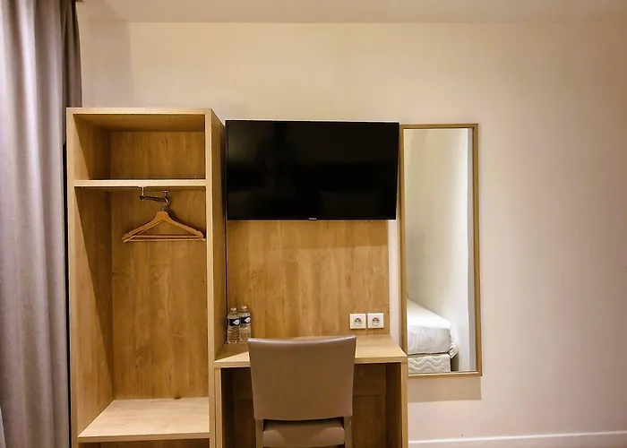 Hotel Mary's - Centre Gare Sncf 3*