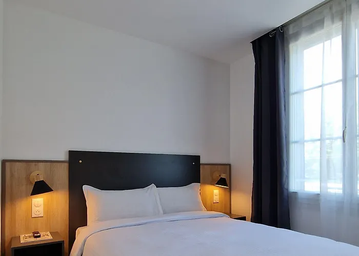 Hotel Mary's - Centre Gare Sncf 3*